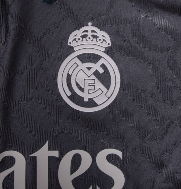 Real madrid third fan 24/25